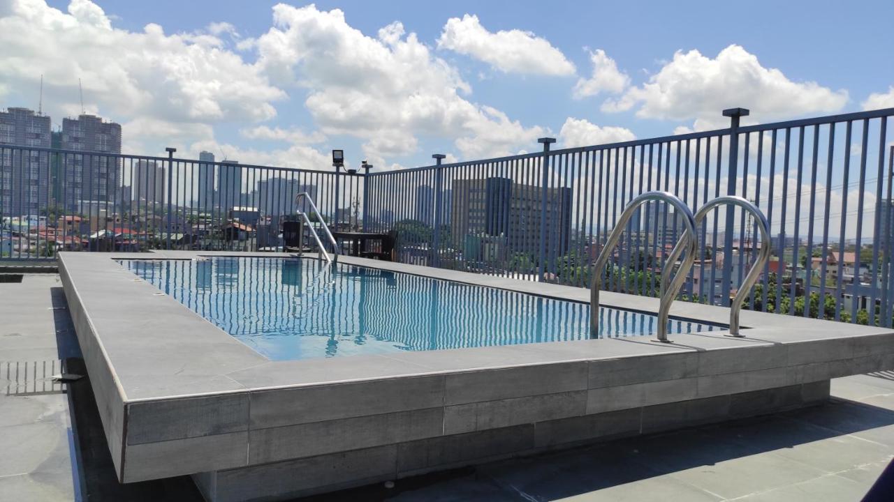 Nest Fort Bgc Makati City Exterior photo